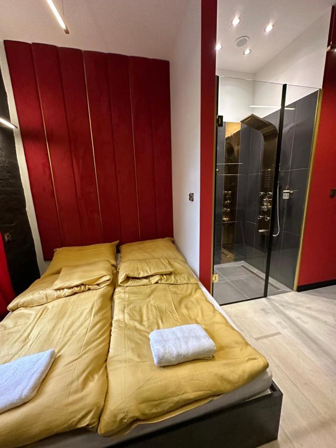 Darkhouse Versace Red Łódź Kültér fotó